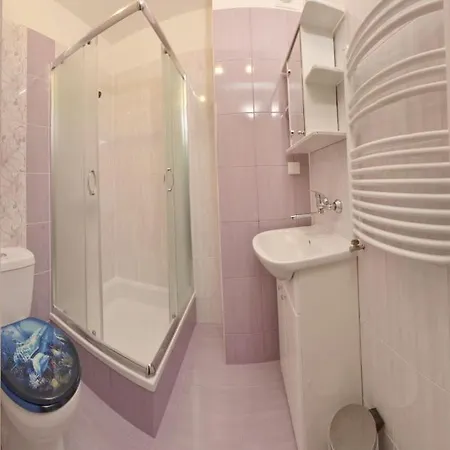 Helena Goscinne ميلنو